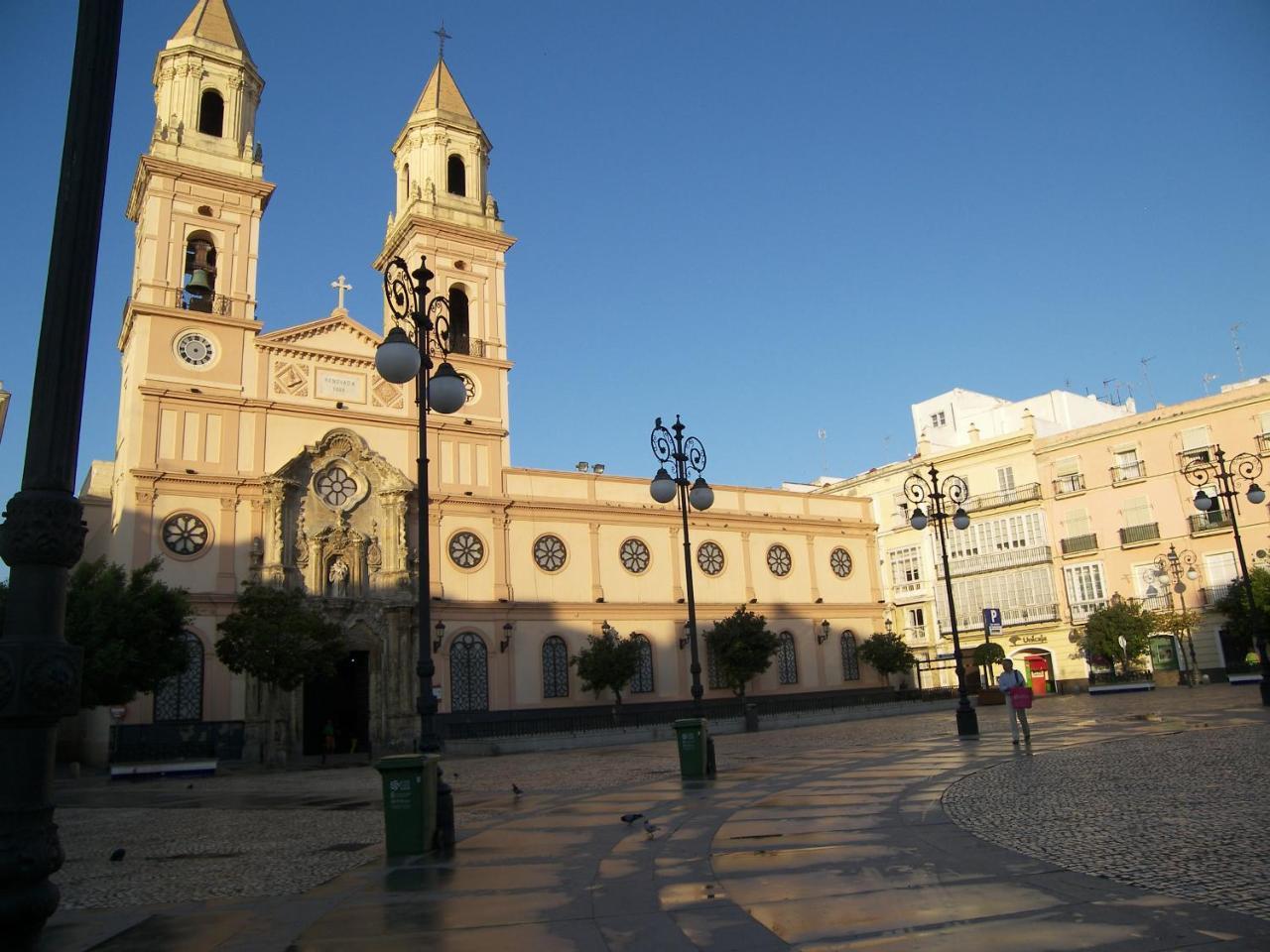 Apartamento 19 Dias Y Muchas Noches Cádiz Exterior foto